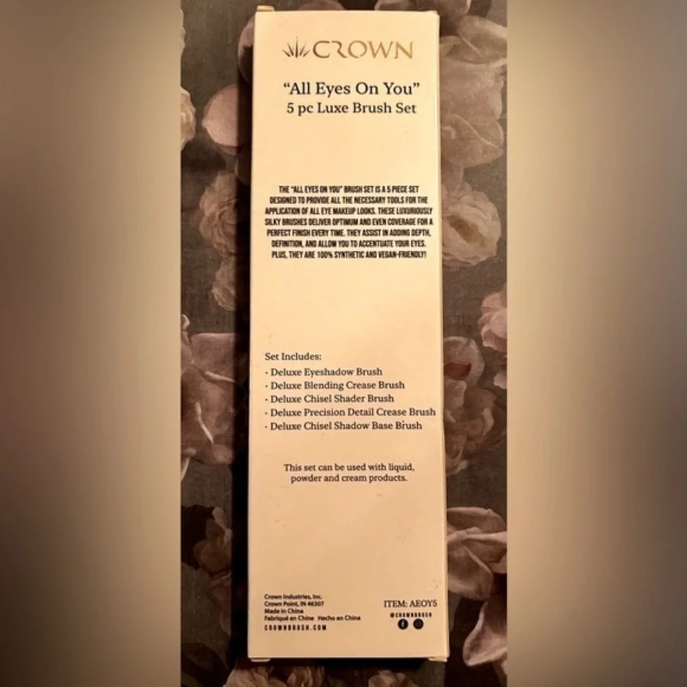Brand new, Crown “All Eyes on You” 5 piece Luxe makeup brush set